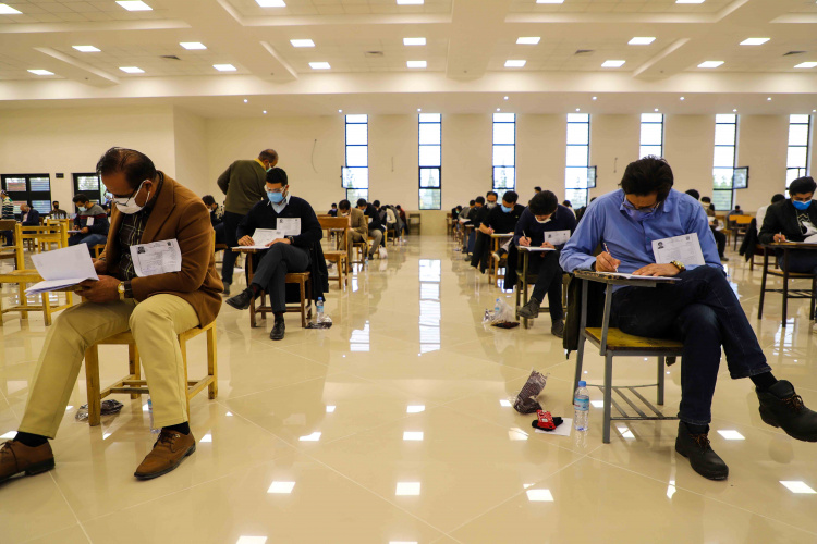 برگزاری آزمون ورودی مقطع دکتری «Ph.D» (نیمهمتمرکز) سال ۱۴۰۰ با رعایت تمام پروتکل های بهداشتی